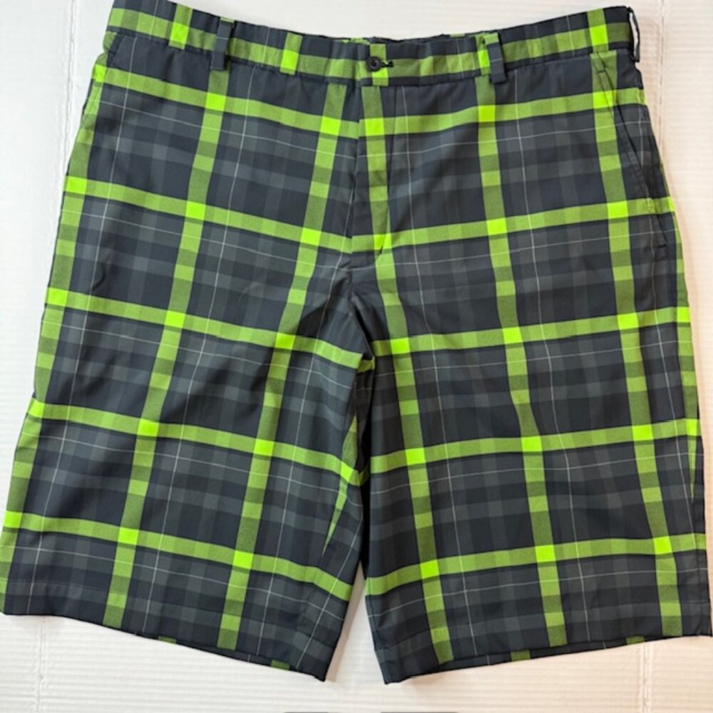 Nike Men's Golf Flat Front Shorts Black Green Plaid Size 38 - Picture 2 of 10